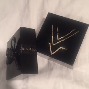Victoria’s Secret jewelry set